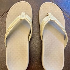 Vionic Women's Tide II Sandal